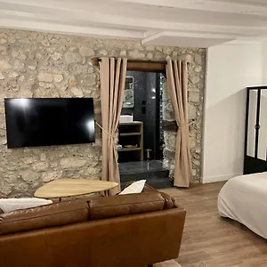 La Loge De Pierre Au Coeur De La Vieille D Annecy