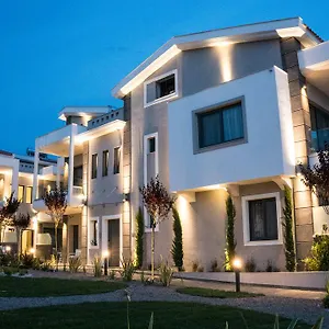 Costa Domus Blue Luxury , ניקיטי יוון